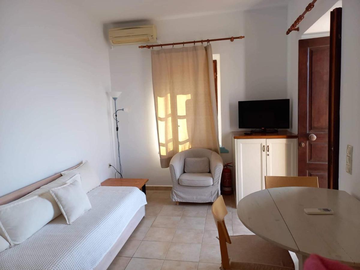 Villa Amalia Chalki Town Buitenkant foto