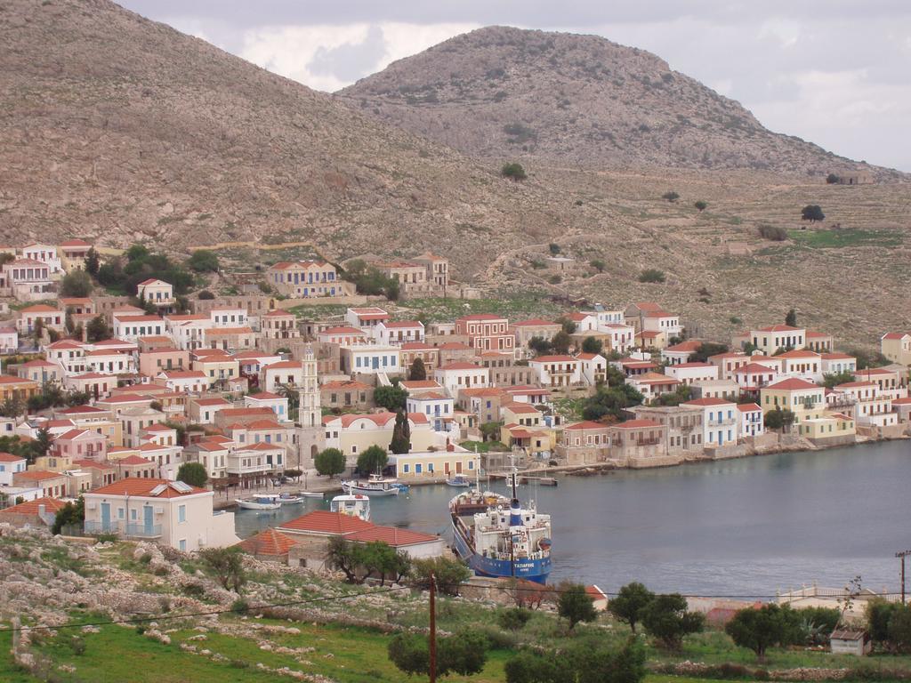 Villa Amalia Chalki Town Buitenkant foto