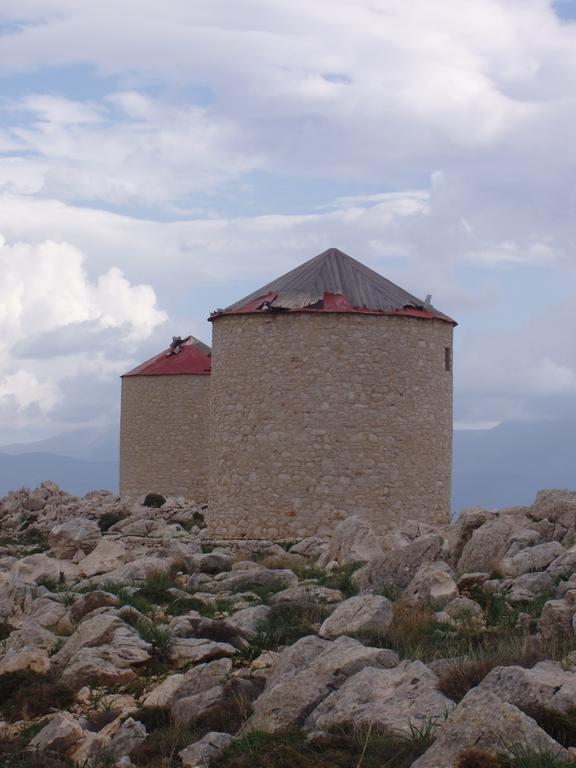 Villa Amalia Chalki Town Buitenkant foto