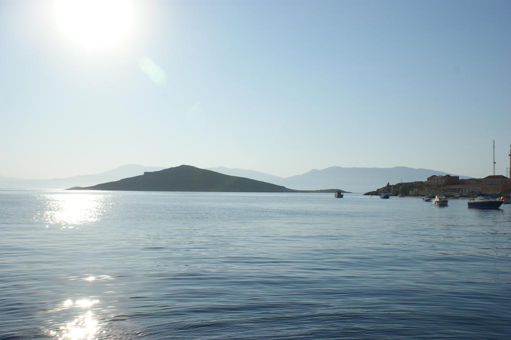 Villa Amalia Chalki Town Buitenkant foto