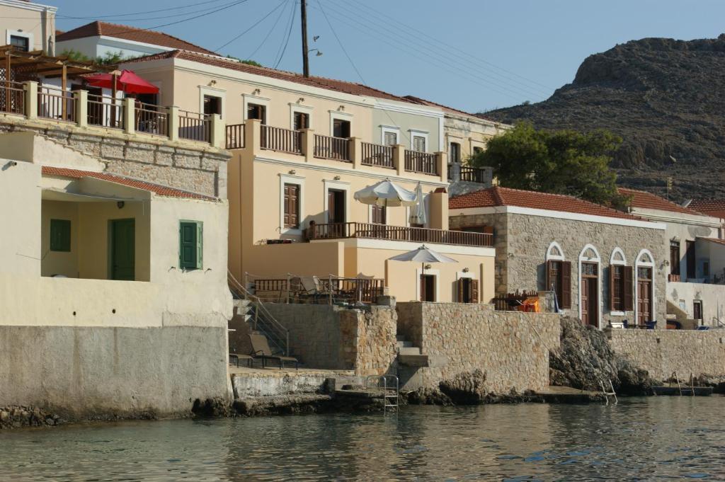 Villa Amalia Chalki Town Buitenkant foto