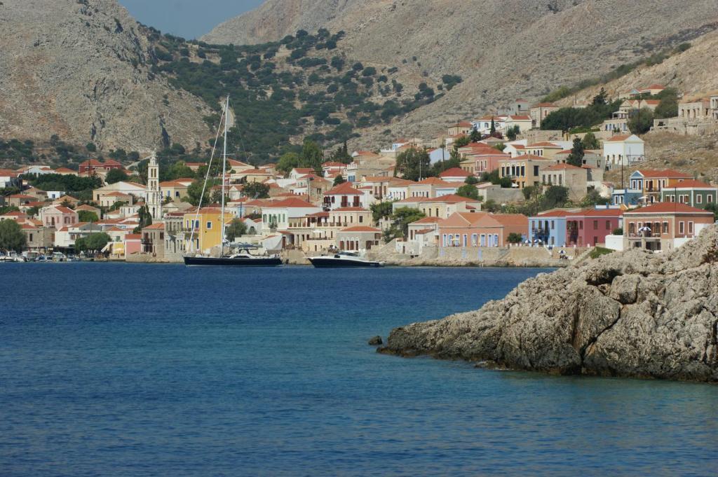Villa Amalia Chalki Town Buitenkant foto
