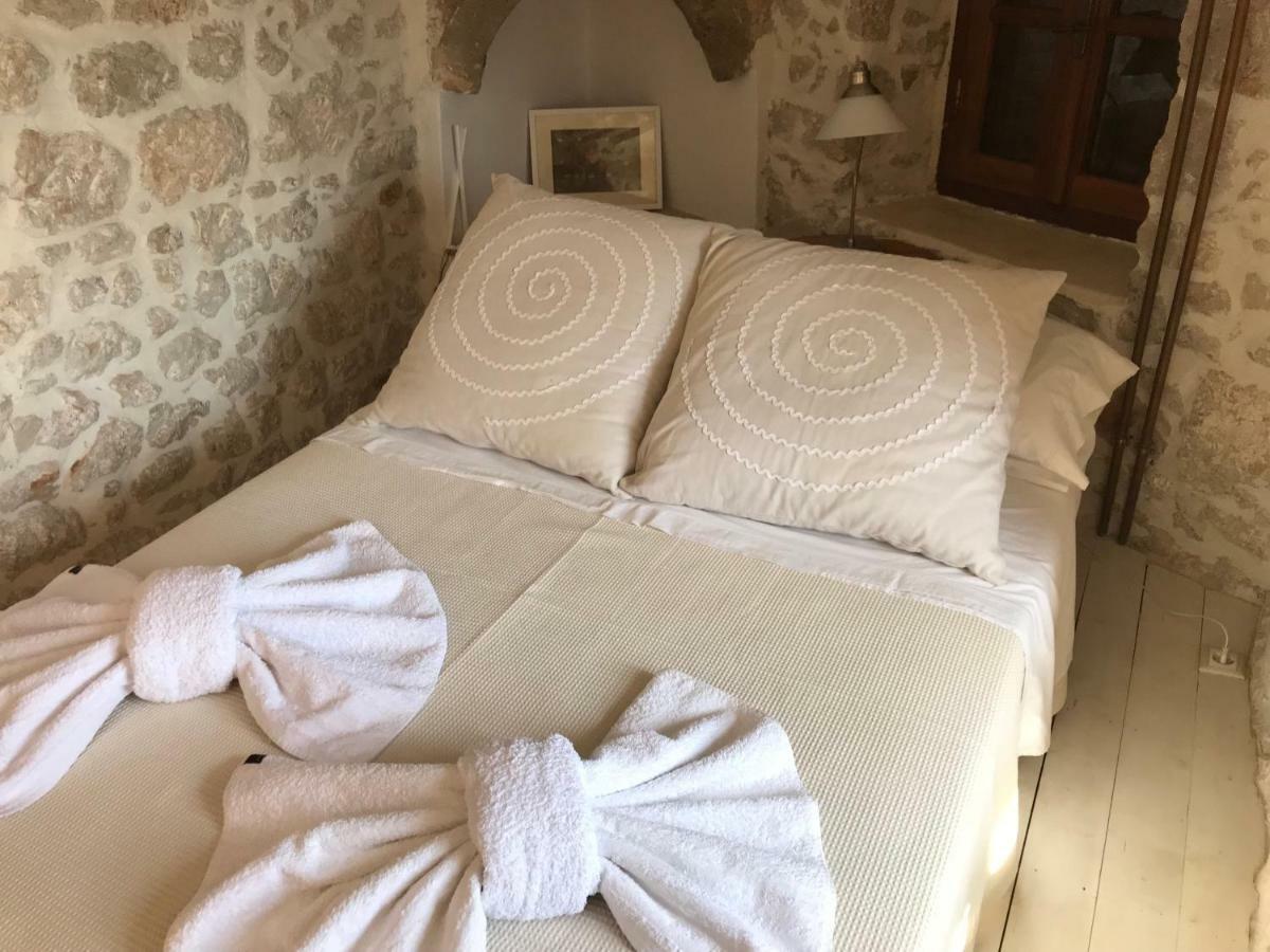 Villa Amalia Chalki Town Buitenkant foto