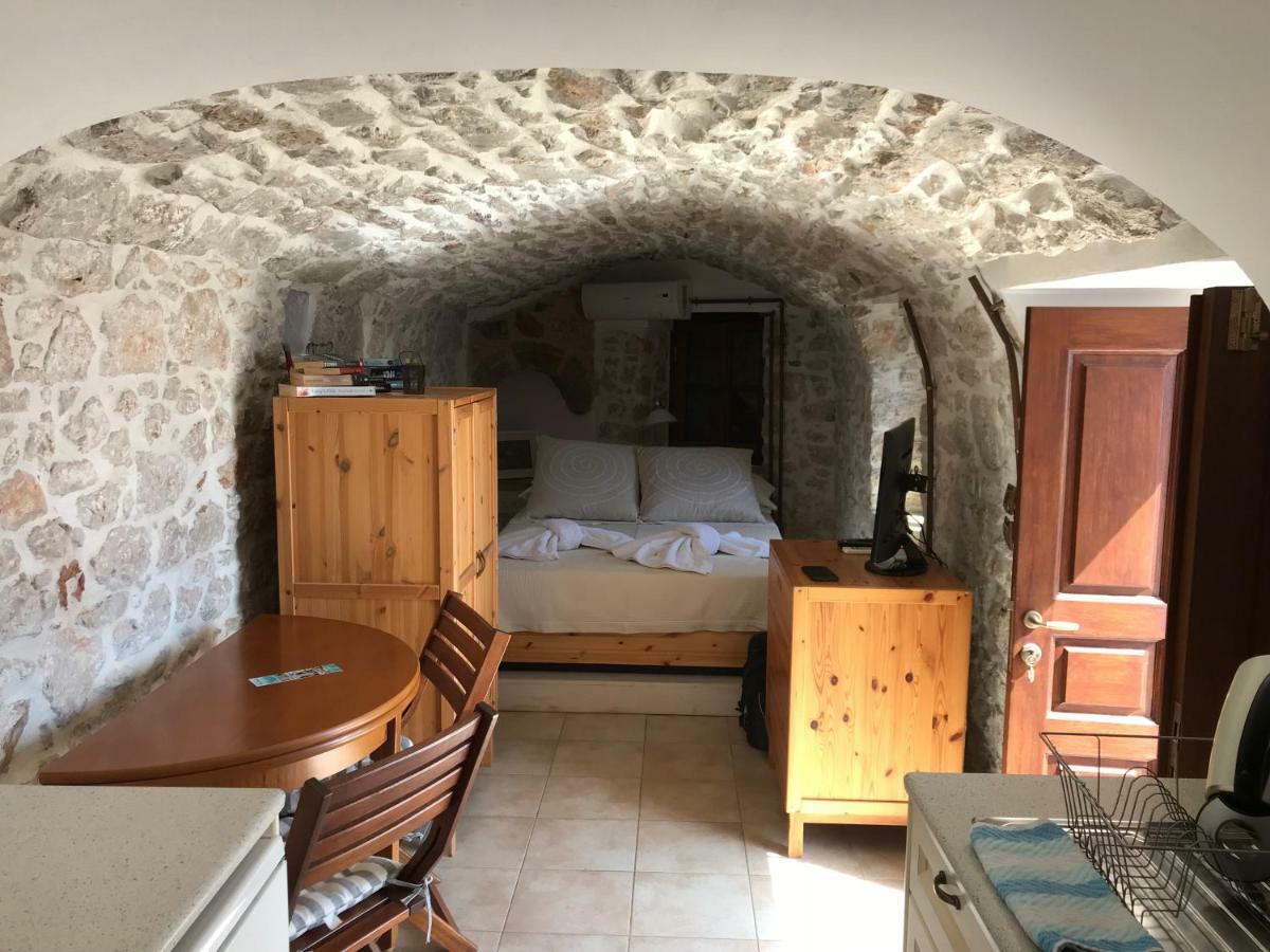 Villa Amalia Chalki Town Buitenkant foto